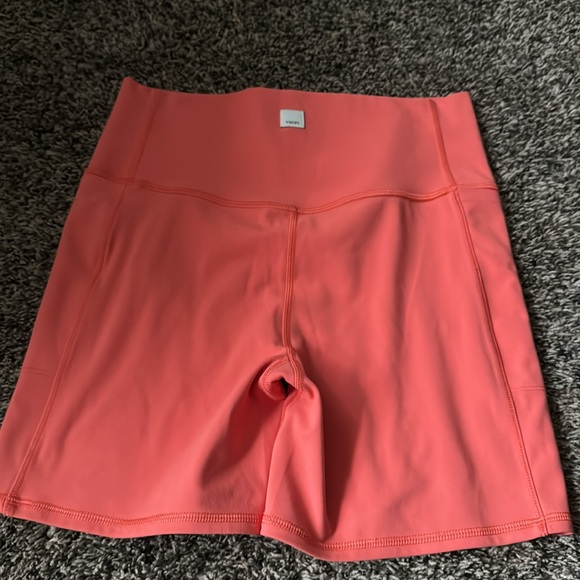 Vuori Biker Shorts - Picture 2 of 4